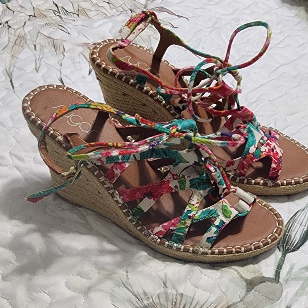 Shoes - Picture 2 of 3